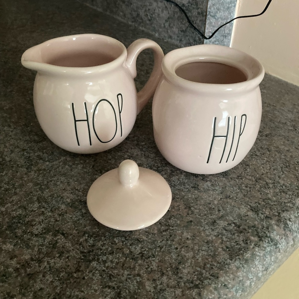 Rae Dunn sugar and cream set